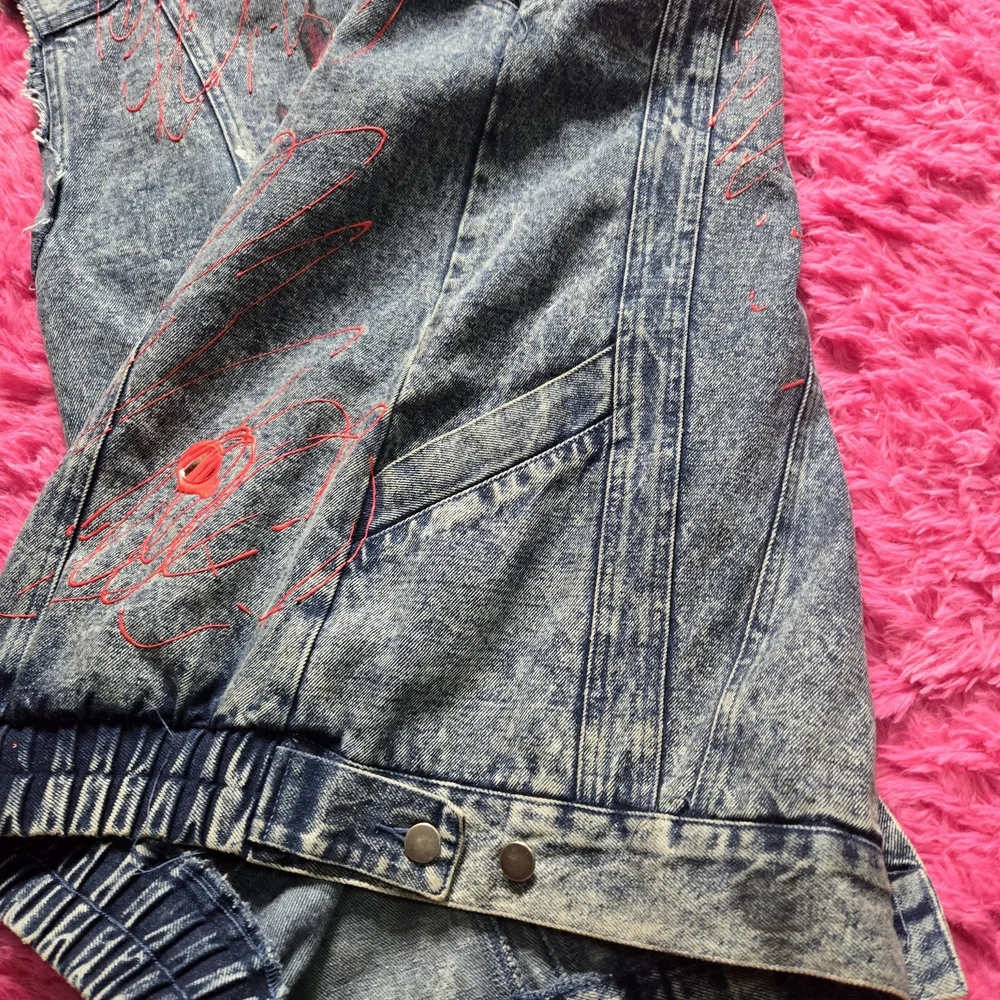 LEARSI VINTAGE Men's Graphic Denim Vest with Red Design